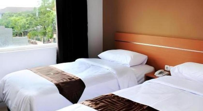 Guest House Nozz Semarang Exterior photo