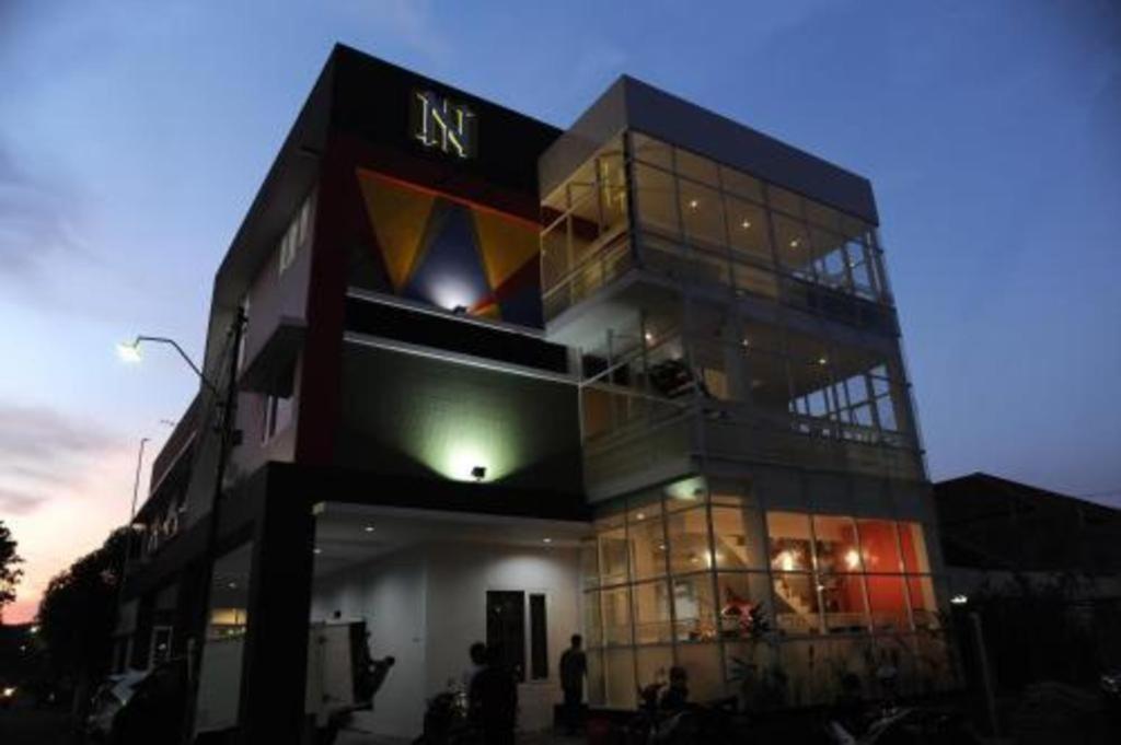 Guest House Nozz Semarang Exterior photo