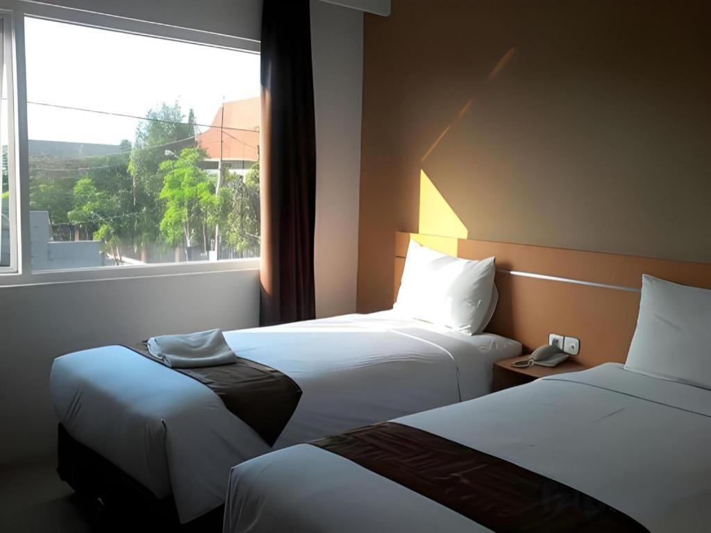 Guest House Nozz Semarang Exterior photo