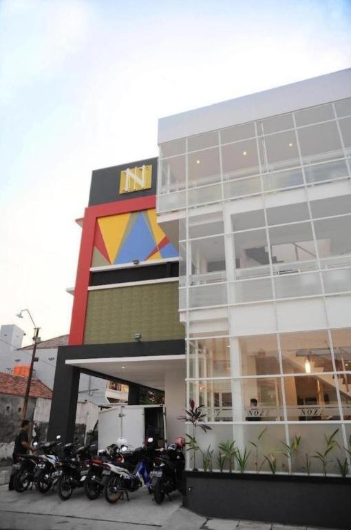Guest House Nozz Semarang Exterior photo