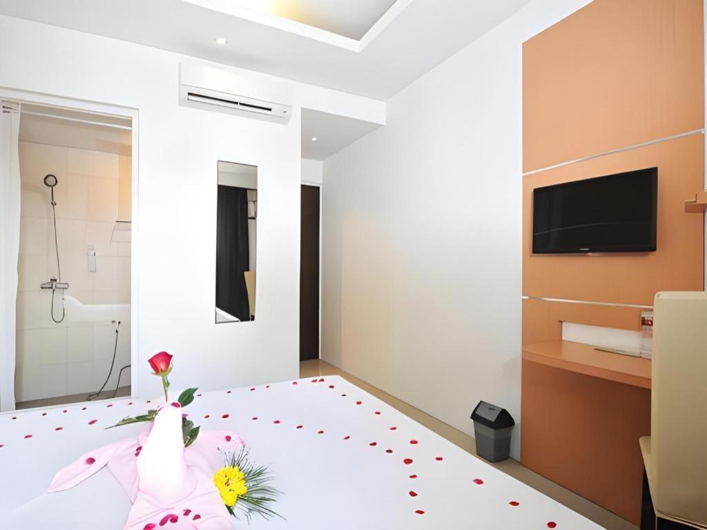 Guest House Nozz Semarang Exterior photo